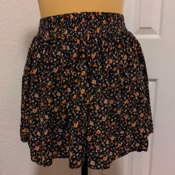 Juniors Floral Skirt Short Skirt Size Small Forever 21 - Picture 2 of 4